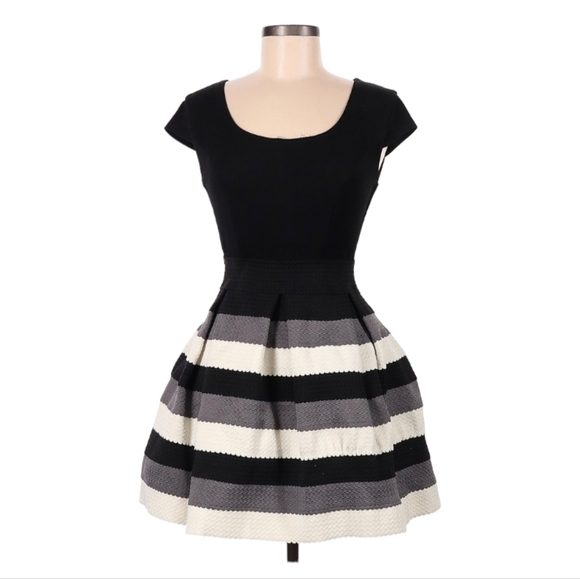 **SALE** Teeze Me Mini Dress Size M - Picture 1 of 2